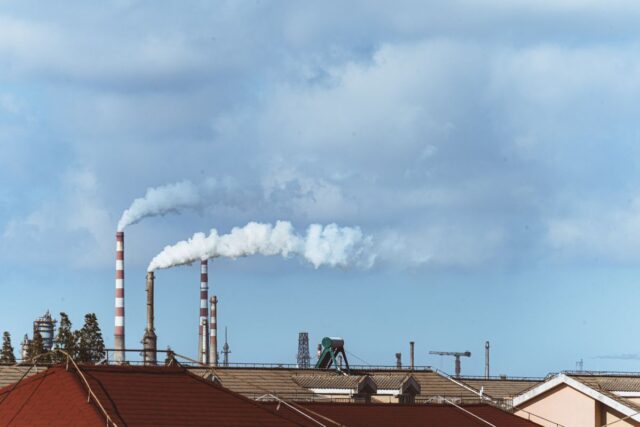 Vârfurile de consum și tarifarea orară în industrie: 7 greșeli care umflă factura la energie