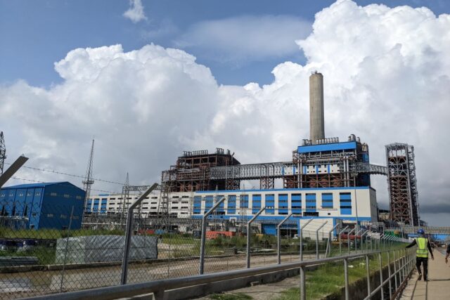 Capacitatea de evacuare a rețelei: de ce așteaptă parcurile solare ani pentru racordare