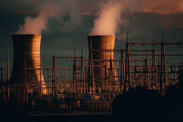 Securitatea cibernetică a rețelelor energetice: ce riscuri există și cum se apără operatorii